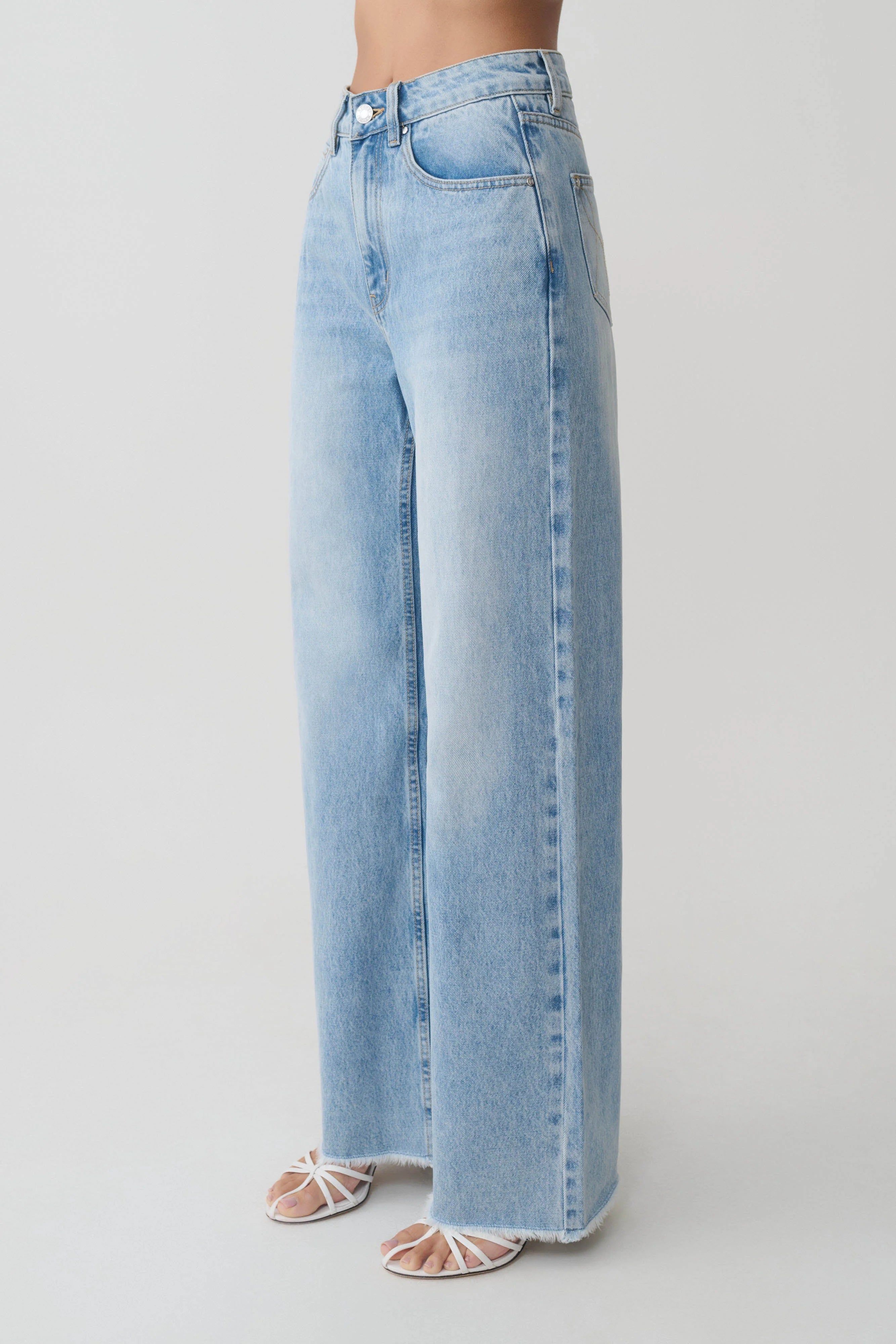 Sebastian Straight Leg Denim Jeans With Fray Hem Washed Light Blue