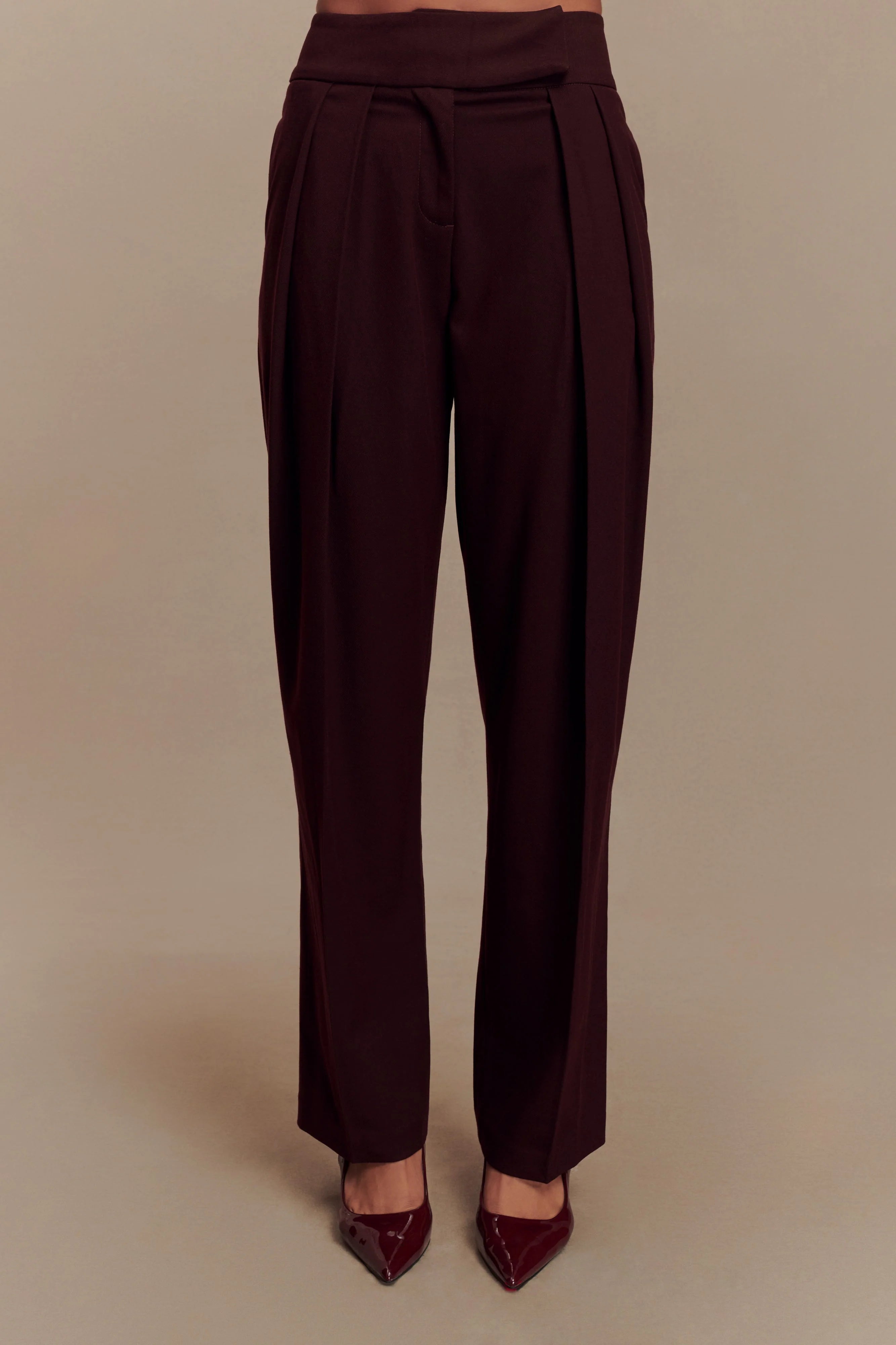 Penelope Pleated High Waisted Pants Mahogany