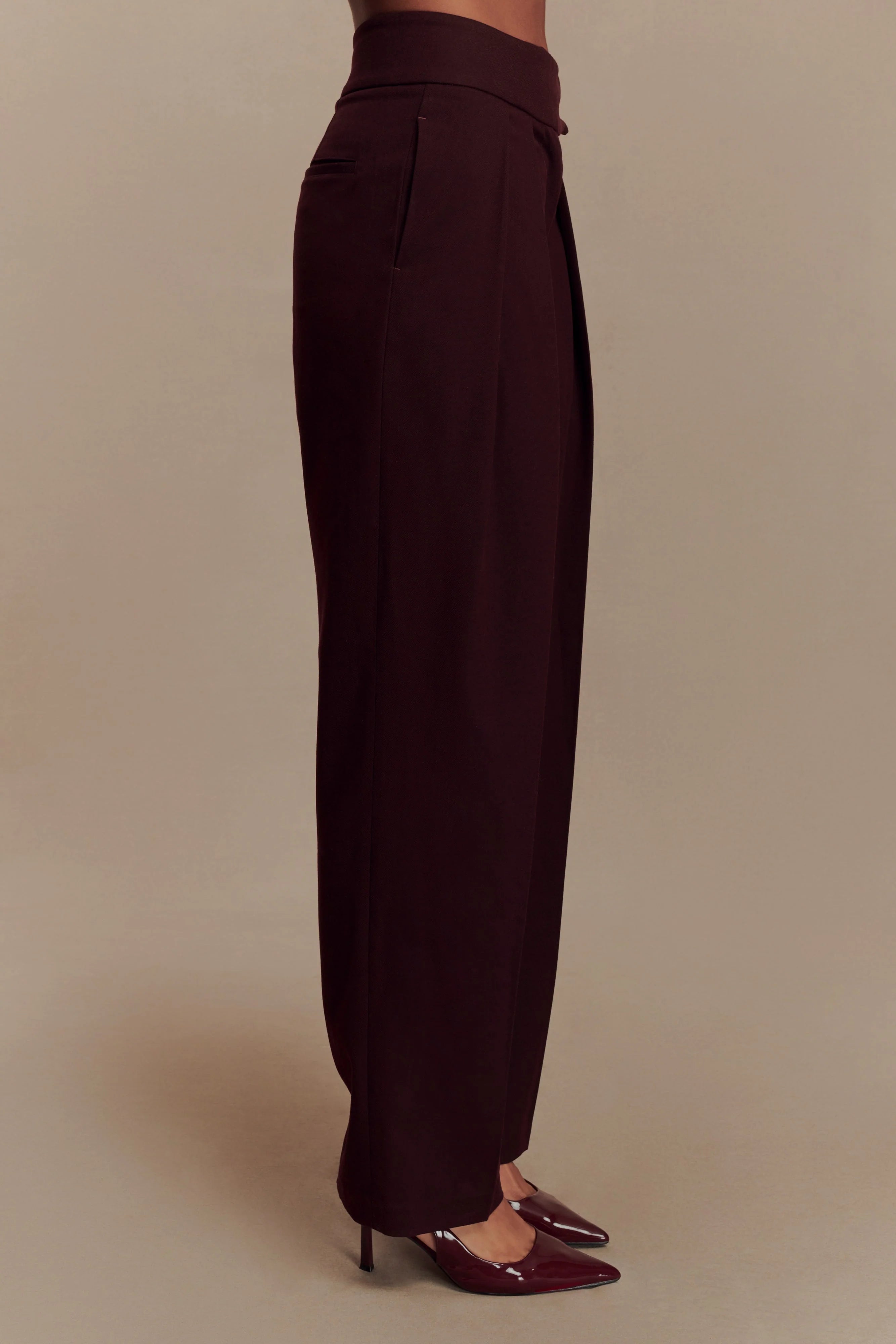 Penelope Pleated High Waisted Pants Mahogany