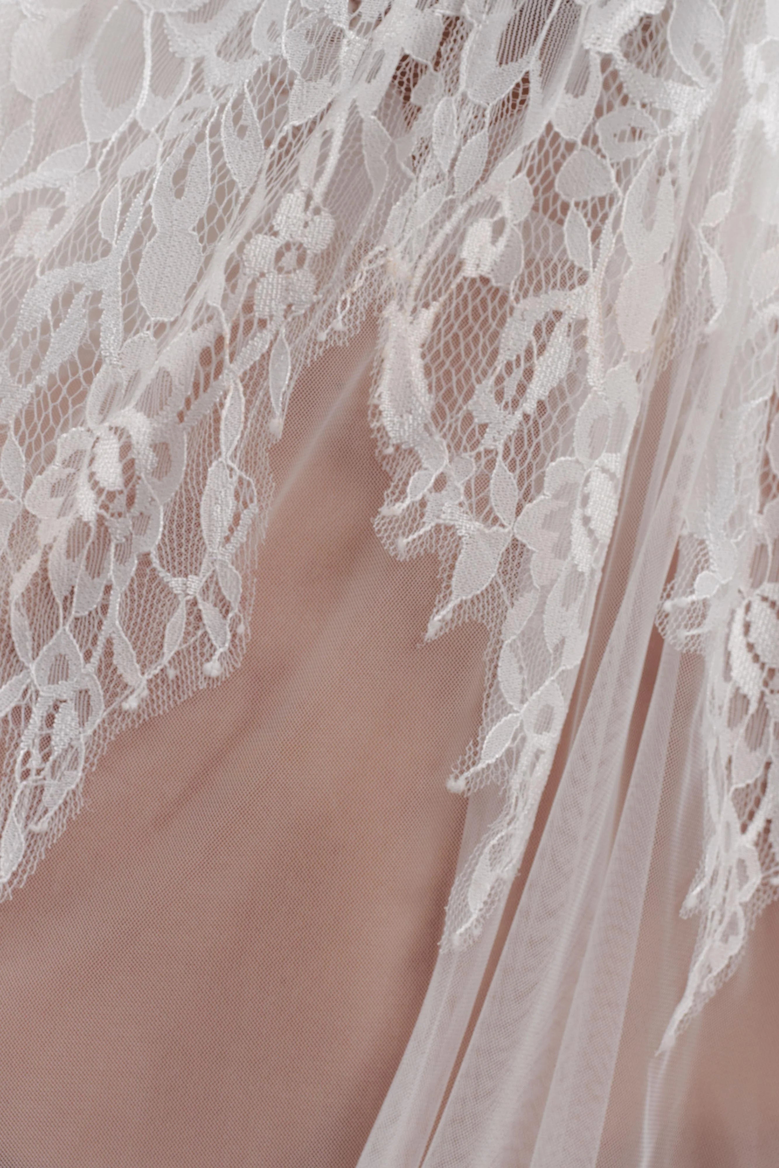 Cassia Lace Trim Veil White