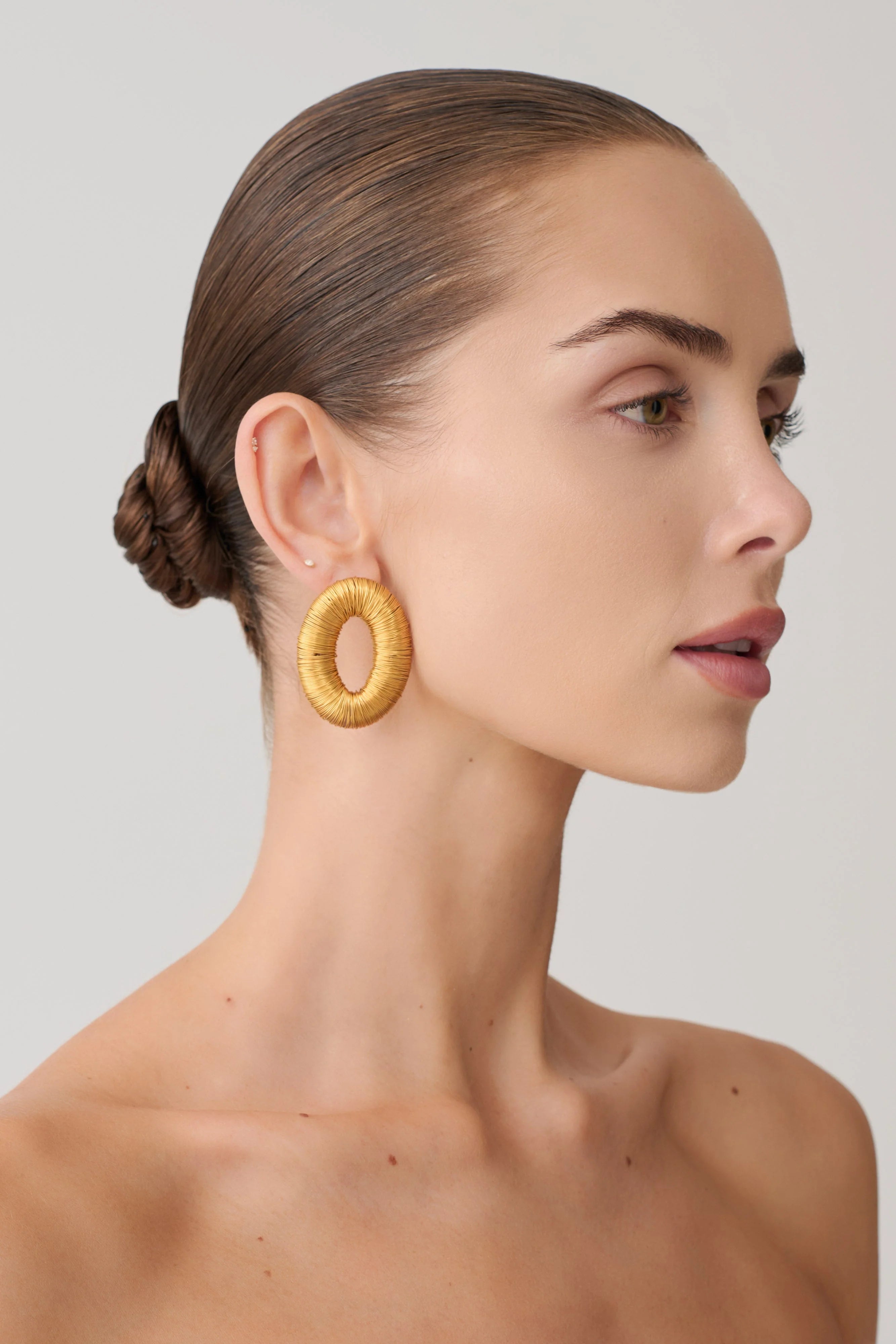 Yara Metal Wounded Stud Earring Gold