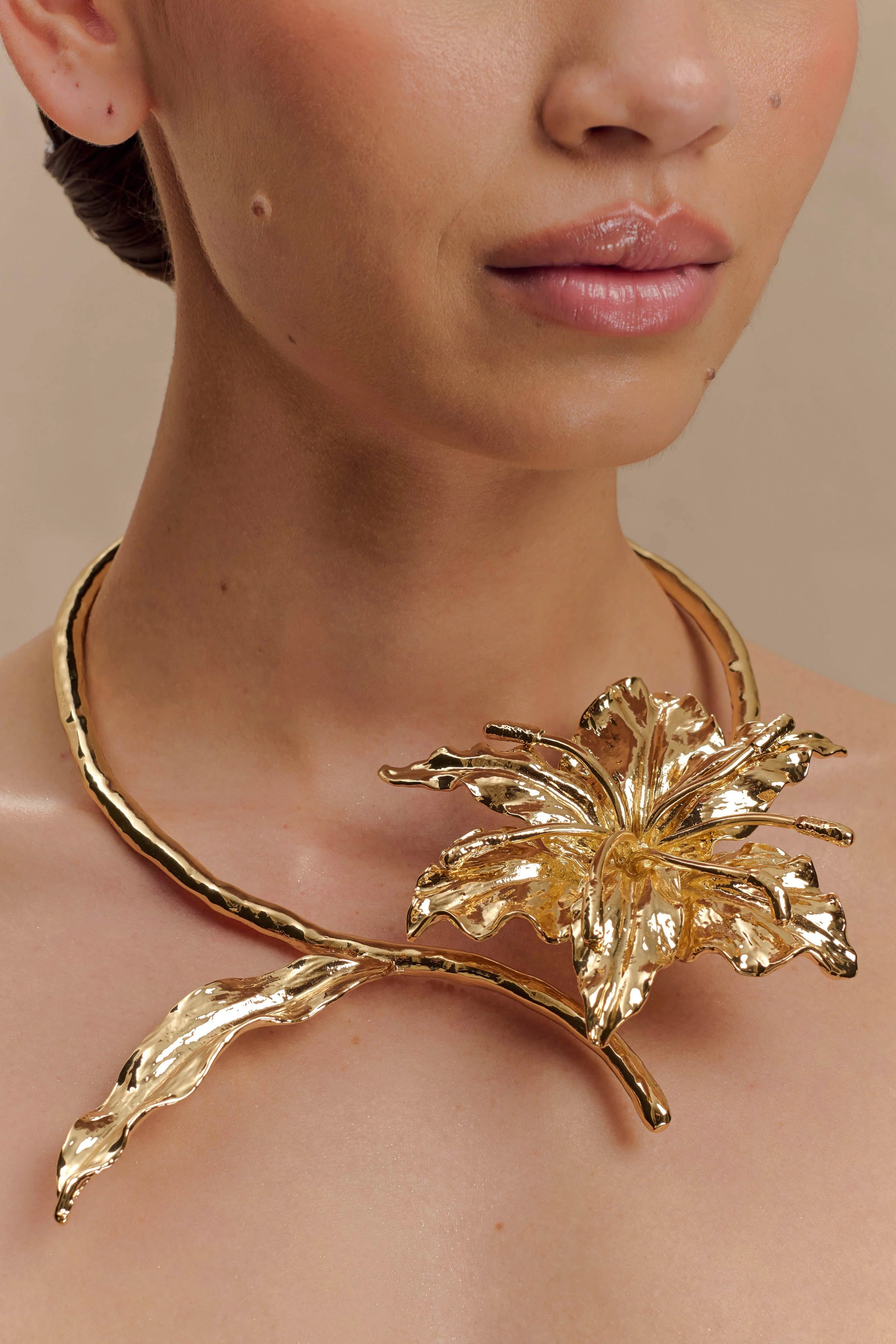 Allona Floral Choker Gold