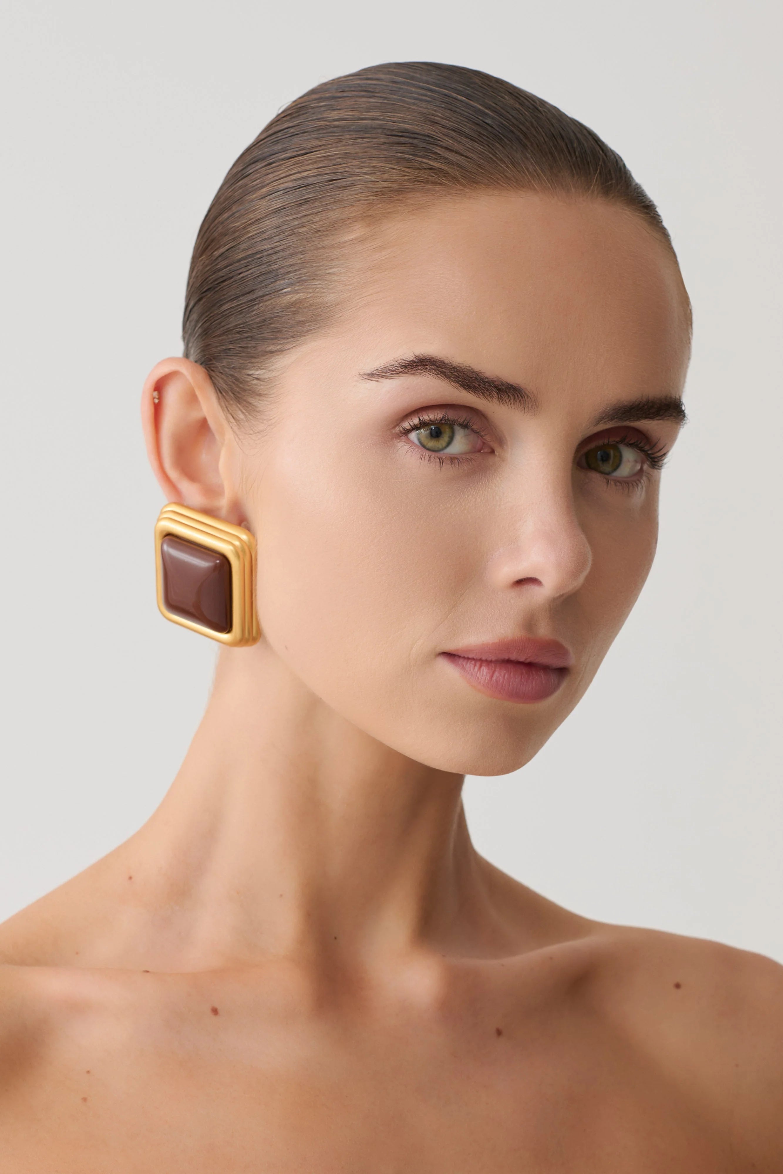Inaya Square Stud Earring Gold