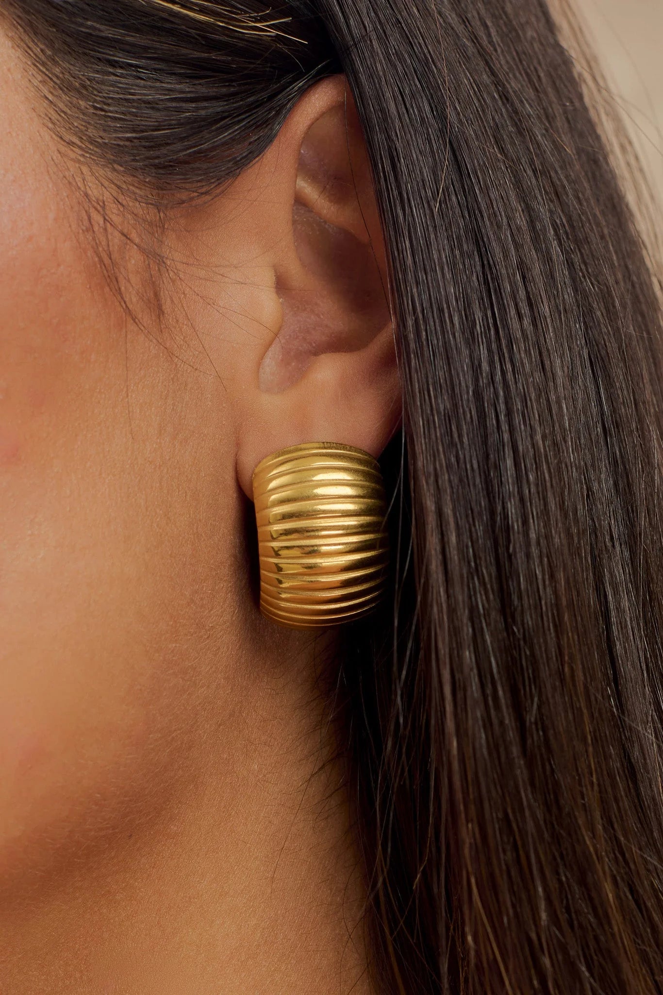 Amelia Textured Hoop Gold